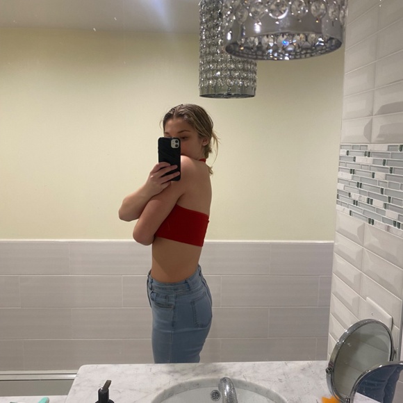 Red crop top - Picture 2 of 4